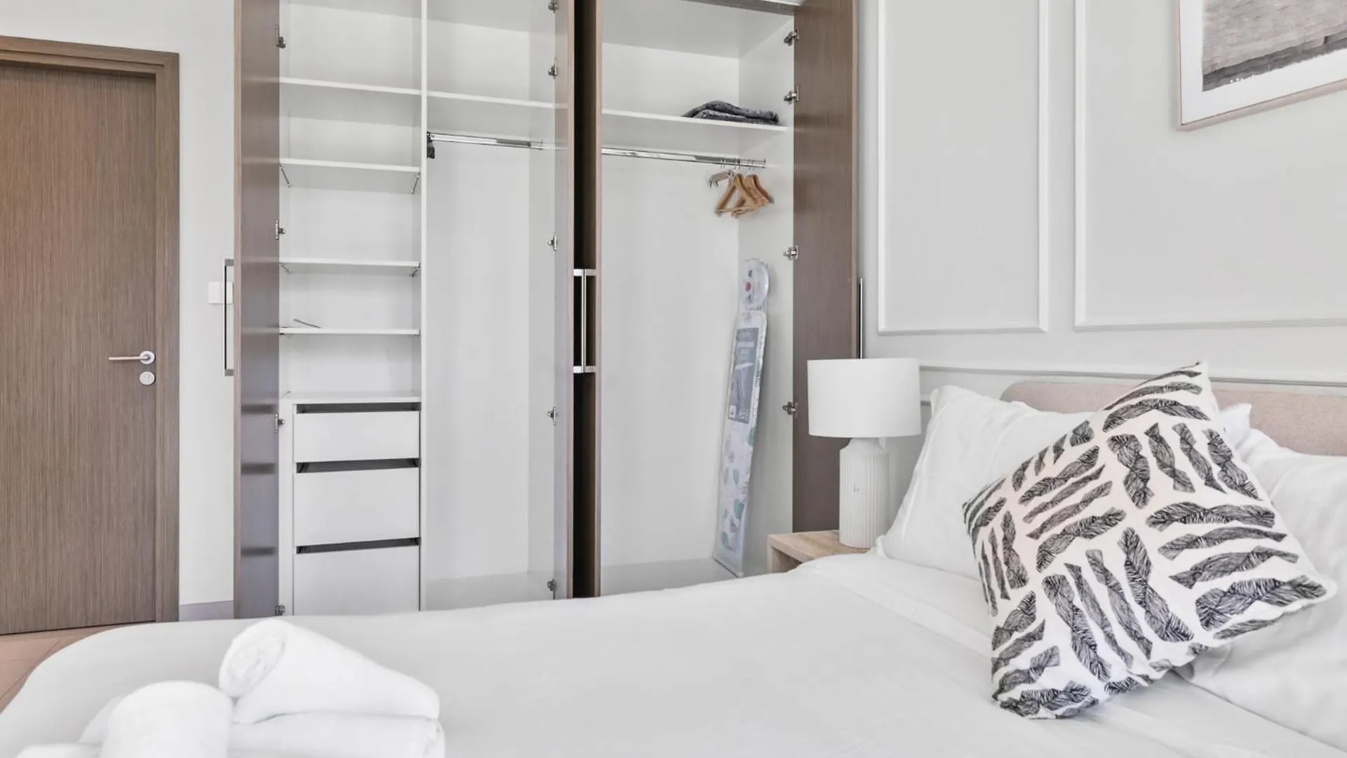 Premium 2Br Burj Khalifa Views Burj Royale Apartment Dubai